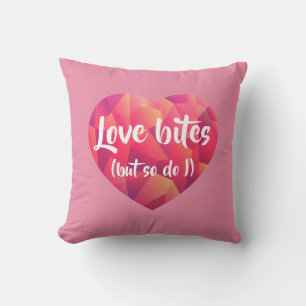 Almofada Engraçado, picadas de amor de coração rosa, mas eu