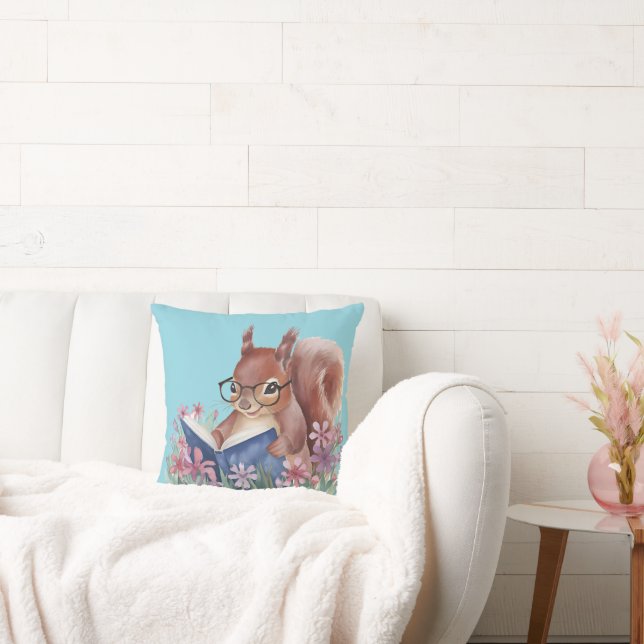 Almofada Esquilo Lendo Um Livro, Escondido Em Flores (Sofá)