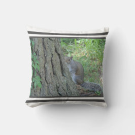 Almofada Esquilo "Peek A Boo" -