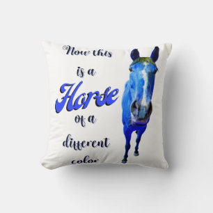 Almofada Este É Um Cavalo De Cor Diferente Em Azul