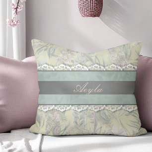 Almofada Estilo Vintage Lace e Monograma Floral