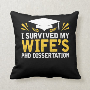 Almofada Eu sobrevivi à dissertação do PhD da minha espo