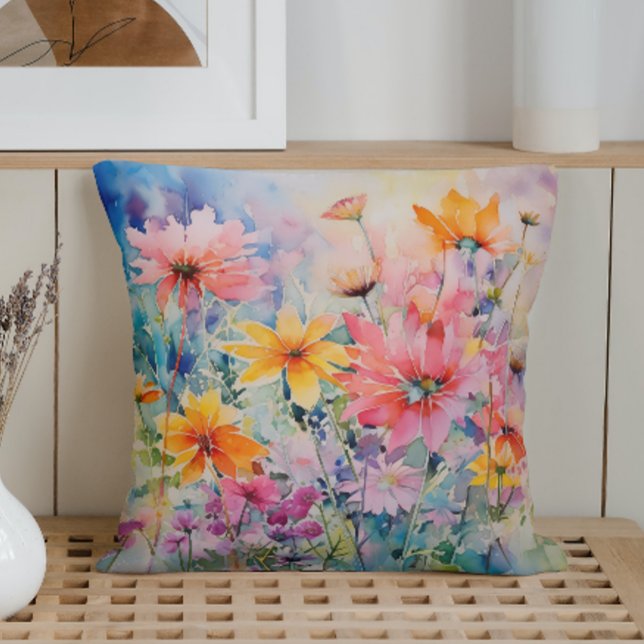 Almofada Explosão de Flores Silvestres Abstratas em Aquarel (Criador carregado)