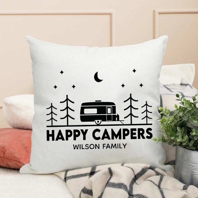Almofada Família de Campos Felizes Nome Outdoor Adventure (Happy Campers family Name Outdoor Adventure Throw Pillow)