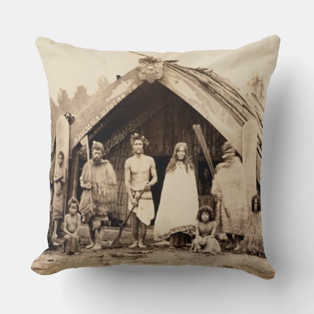 Almofada Família maori, Nova Zelândia, c.1880s (impressão (Frente)