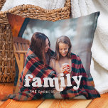 Almofada Família | Sobreposição de texto boho com duas foto<br><div class="desc">Este travesseiro simples e na moda apresenta duas das suas fotos pessoais,  juntamente com a palavra "família" na tipografia moderna boho branca e um local para adicionar o sobrenome da sua família.</div>