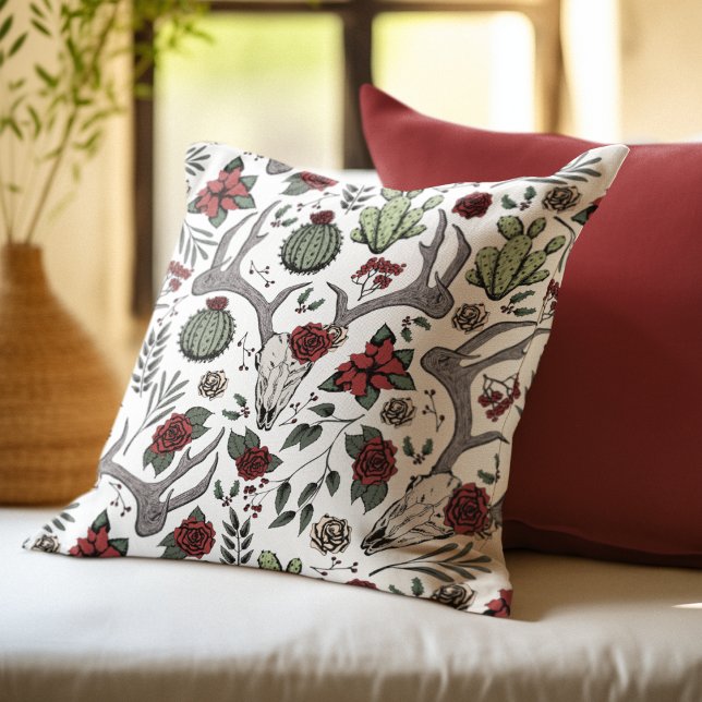 Almofada Farmhouse Christmas Floral Deer Skull Antlers (Festive Southwestern Christmas Pillow. Chic Deer Skull, Antlers, Red Roses, Cacti & Poinsettias.)