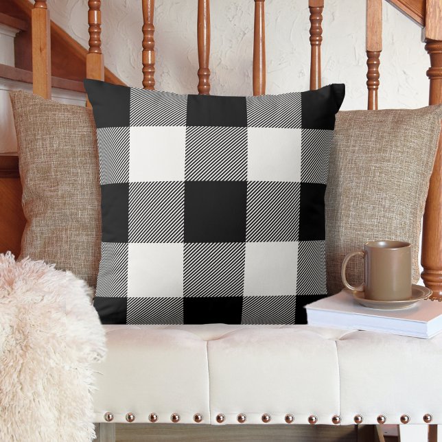 Almofada Farmhouse Rustic Black and White Buffalo (Modern Farmhouse Black and White Buffalo Plaid Throw Pillow.  A cozy addition to your home decor.)