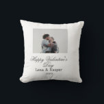 Almofada Feliz dia dos namorados casal foto moderno simples<br><div class="desc">Design para casal de amor</div>