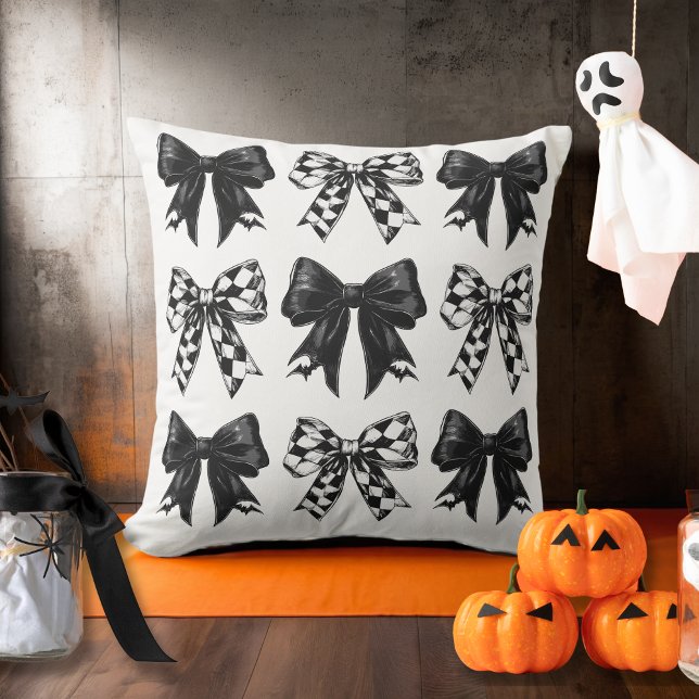 Almofada Feliz Halloween Black Checked arcos Coquette (Happy Halloween Black checked bows Coquette Throw Pillow)