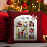Almofada Feliz Memórias Fotografia Colagem Arco de Natal<br><div class="desc">Este travesseiro decorativo de Natal apresenta uma alegre e emocionante colagem de fotos da família num fundo vermelho escuro. No topo, a frase "memórias de FELIZ" é exibida com destaque, misturando uma fonte ousada e festiva com um roteiro elegante de caligrafia. Um arco de fita vermelho e verde adiciona um...</div>