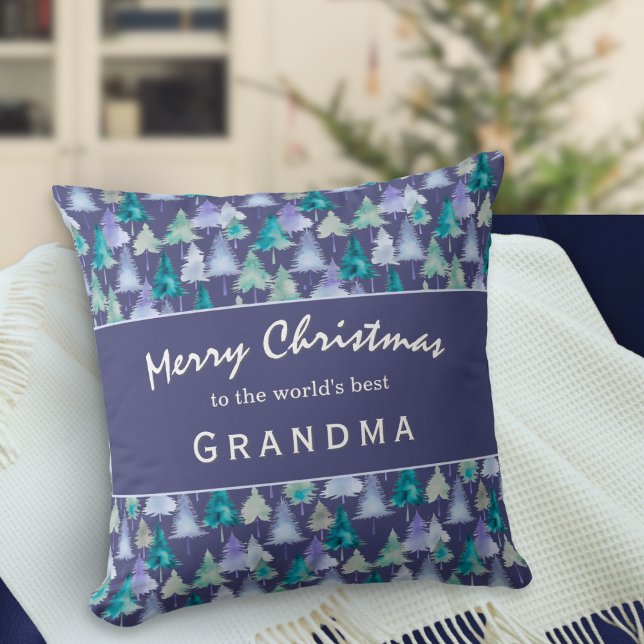 Almofada Feliz Natal Avó Árvores Aquarela Personalizado (A stylish throw pillow with 'Merry Christmas to the world's best Grandma' and winter trees pattern)