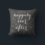 Almofada Feliz Nunca Depois De Cushion<br><div class="desc">Delicar as sementes flutuantes e o script de fita em um fundo de quadro mole acenam esta almofada. Felizmente para sempre, lembra-nos os desejos de dandelion, sonhos românticos e finais de conto de fadas, fazer perfeito para os recém casados ou a mesa do amor de casamento. Role para baixo para...</div>