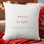 Almofada Feliz Personalizada de Nome da Família   Natal Bri<br><div class="desc">Feliz vermelha e branca   travesseiro decorativo de natal personalizado brilhante. Este travesseiro decorativo de feriado apresenta um fundo branco com texto vermelho de natal. Todo o texto pode ser personalizado e substituído por qualquer texto de sua escolha.</div>
