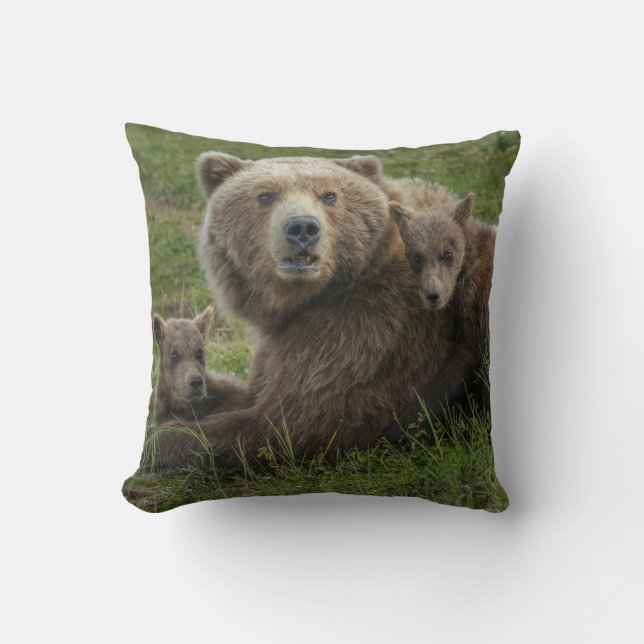 Almofada Filhotes de Urso Pardo se Aconchegando com a Mãe (Frente)