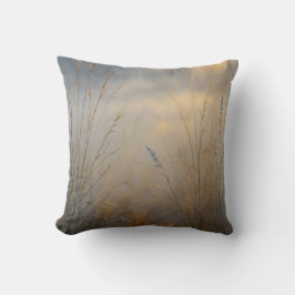 Almofada First Light Kin Becoming Throw Pillow