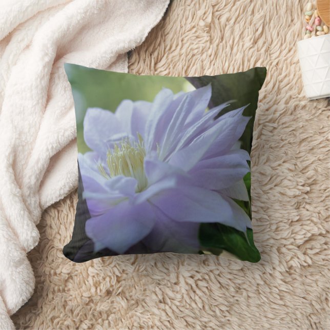 Almofada Flor de Clematite Lavanda Aninhada na Treliça (Cobertor)