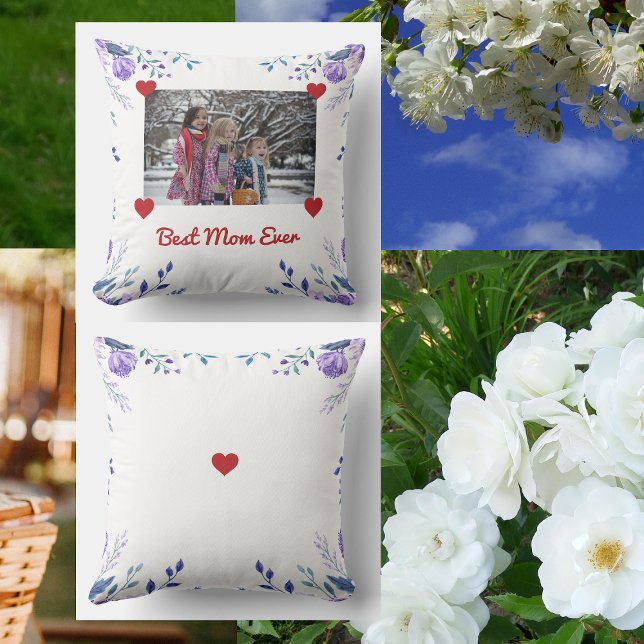 Almofada Floral de Foto da Melhor Mãe do Coração da Elegant (Best Mom Ever. Elegant personalized floral photo pillow for Mother's day. Photo held by red hearts)