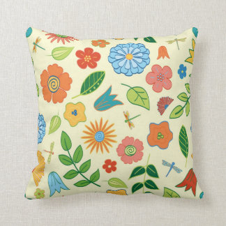 Almofada Floral e libélula modelados