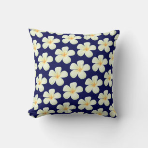 Almofada Flores Brancas de Frangipani Plumeria em Azul Mari
