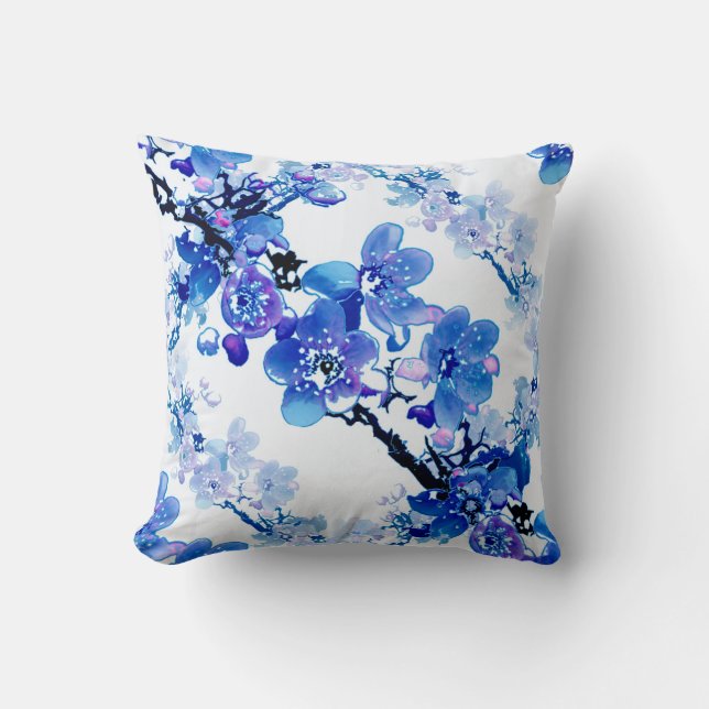 Almofada Flores damascos em azul sobre fundo branco. (Frente)