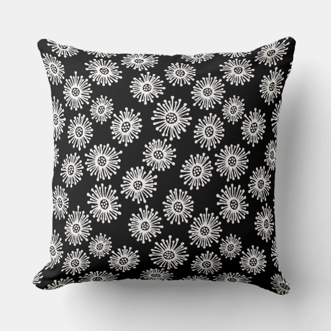 Almofada Flores Desenhadas à Mão - Branco a Preto (Frente)