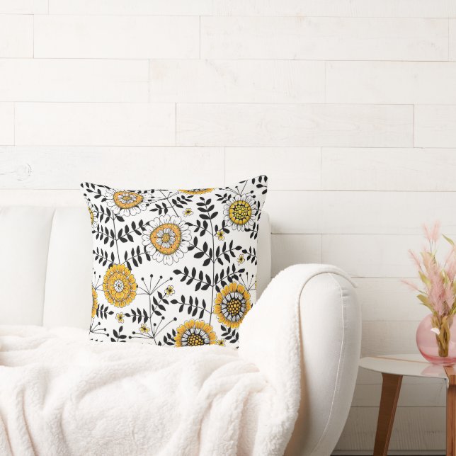 Almofada Flores e folhas de rabo em amarelo e preto (Sofá)