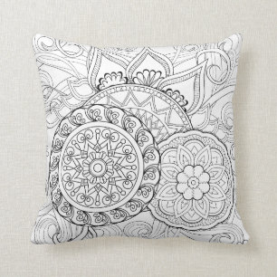 Almofada Flores e mandalas do Doodle