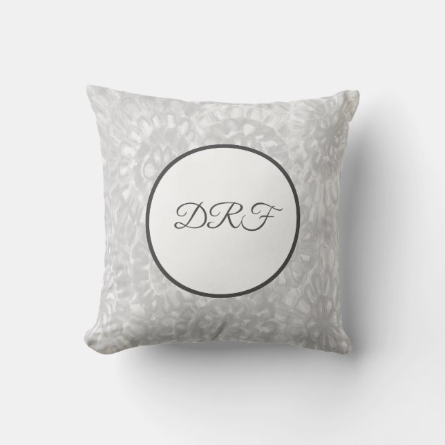 Almofada Flores Pintadas de Cinzas Trendy com Monograma (Frente)