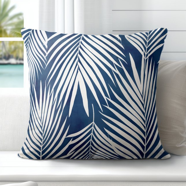 Almofada Folhas Brancas Azuis Tropicais Modernas (Elevate Your Décor: Discover our Elegant Coastal Throw Pillows in Blue & White)