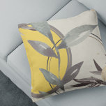 Almofada Folhas de Aquarela Artística | Amarelo<br><div class="desc">O travesseiro decorativo na moda apresenta um design abstrato artístico numa paleta de cores neutras com uma abertura de amarelo brilhante. Um desenho abstrato artístico apresenta uma folha de aquarela e uma composição circundante geométrica com tons de cinza verde amarelo brilhante e neutro com sotaque preto e dourado sobre fundo...</div>