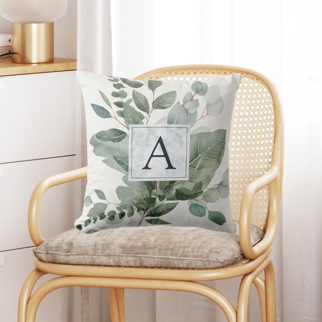 Almofada Folhas de Eucalipto Verde Sálvia Tropical Monogram (In situ Boho interior)