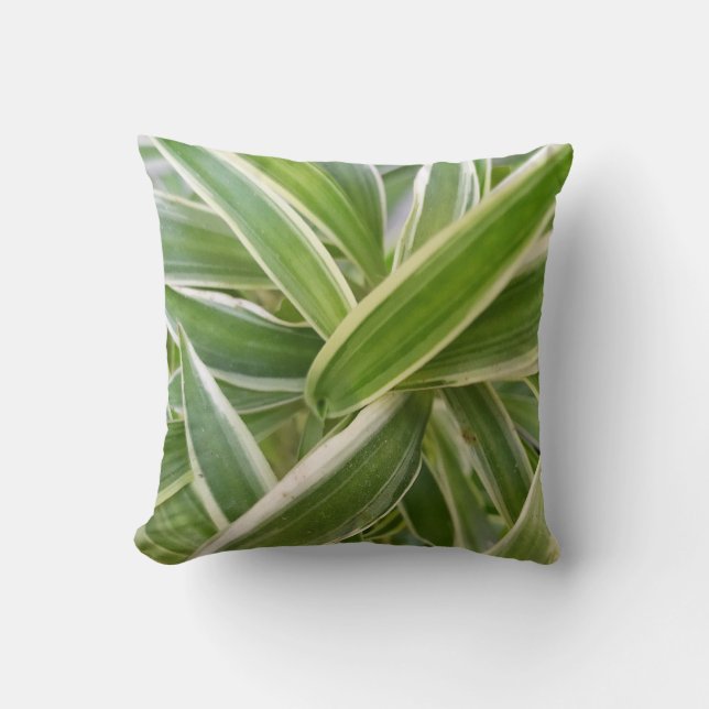 Almofada Folhas Florais Sombreadas Verde e Branco Elegantes (Frente)