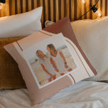 Almofada Forma Castanho E bege Moderno | Presente de Foto<br><div class="desc">Os travesseiros oferecem presentes pensativos e práticos, oferecendo conforto e relaxamento ao receptor. Aqui está uma descrição dos travesseiros como um presente: Dê a dádiva do máximo conforto e relaxamento com estes travesseiros luxuosos. Criados com os melhores materiais, esses travesseiros são projetados para oferecer uma experiência de sono agradável e...</div>