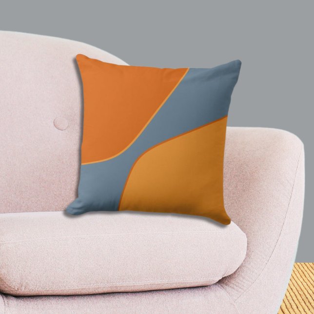 Almofada Formas de Quarto Laranja e Azul Irregulares   (Irregular Orange and Blue Quarter Shapes Throw Pillow, Livingroom)