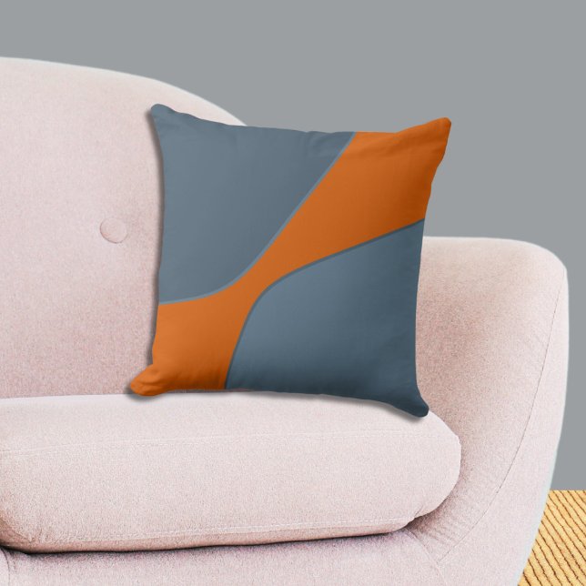 Almofada Formas de Quarto Laranja e Azul Irregulares   (Irregular Orange and Blue Quarter Shapes Throw Pillow, Livingroom)