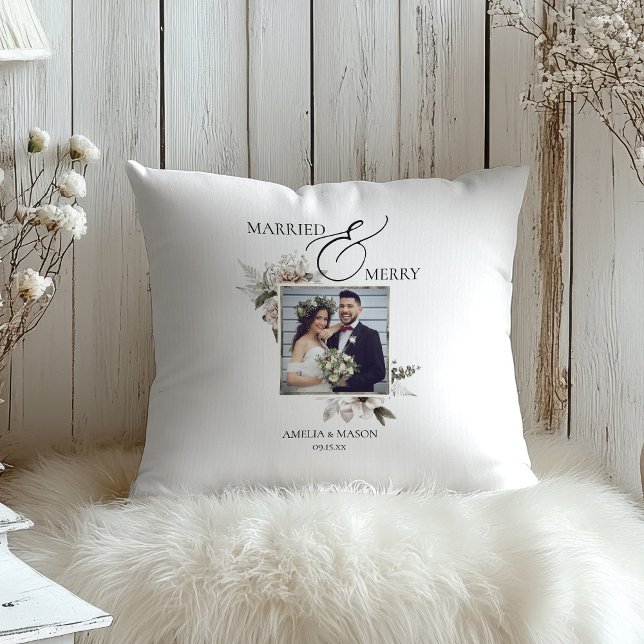 Almofada Foto casada e Feliz Floral Watercolor Natal (Photo Married & Merry Floral Watercolor First Christmas Together Throw Pillow)