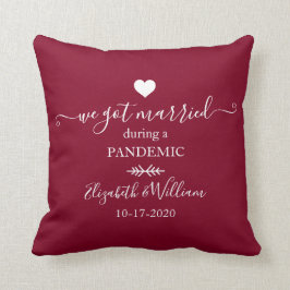 Almofada Foto de Borgonha Casada Durante Pandemia Keepsaara