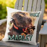 Almofada Foto de Pet Personalizada de Grunge Simples Reprod<br><div class="desc">Este design simples e clássico é composto por tipografia serif e adiciona uma foto personalizada do seu animal de estimação.</div>