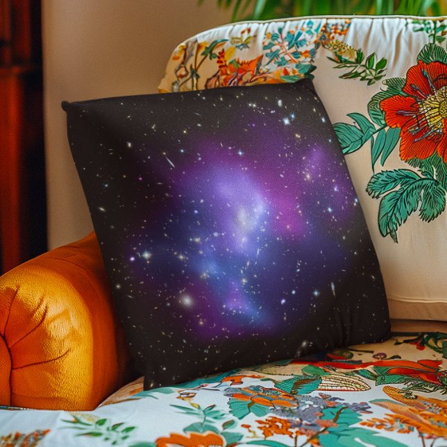 Almofada Foto Espacial Celestial da Galáxia Roxa (Purple Galaxy Celestial Space Photo Throw Pillow)