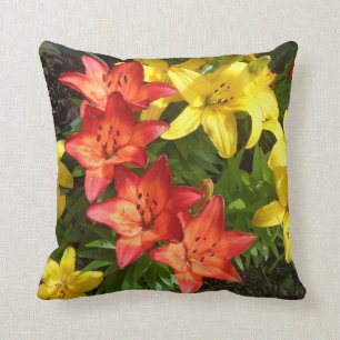 Almofada Foto Lily Flower Red Green & Yellow Designada