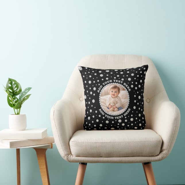 Almofada Foto Personalizada com Círculo de Pérolas em Preto (Cadeira)