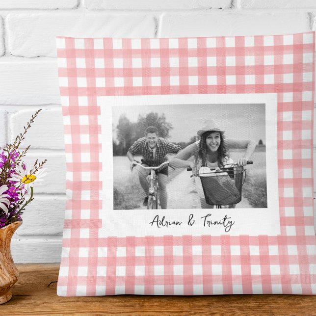Almofada Foto personalizada de Xadrez Gingham, rosa e branc (Criador carregado)