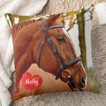 Almofada Foto Personalizada Por Pet Horse Moderna E Simples<br><div class="desc">Celebre seu melhor amigo com um Travesseiro Pet personalizado. O nome será mostrado em um lindo coração de aquarela. Personalize com sua própria foto e nome. Presente perfeito para um amigo amante de cavalos, equestre, amante de cachorros, guardião da perda de animais de estimação, até para a família, amigos, irmãs,...</div>