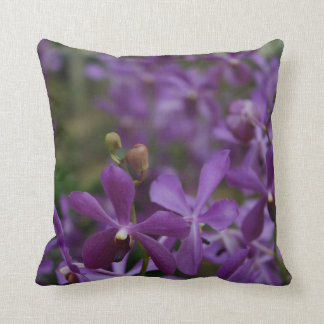 Almofada Fotografia floral: Orquídeas roxas no jardim