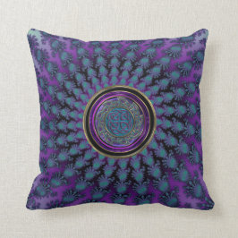 Almofada Fractal espiral elegante com a mandala celta do nó
