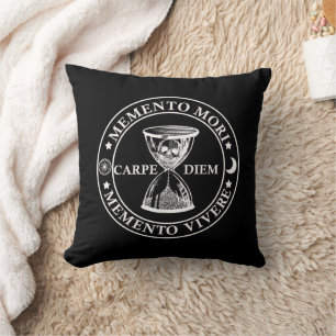 Almofada Frase em Latim - Memento Mori Memento Vivere