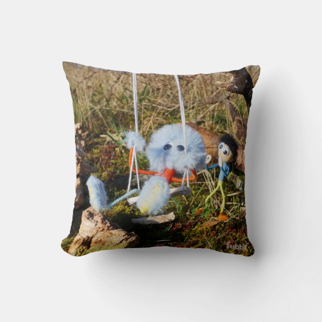 Almofada Fubby monster op de schommel. (Frente)