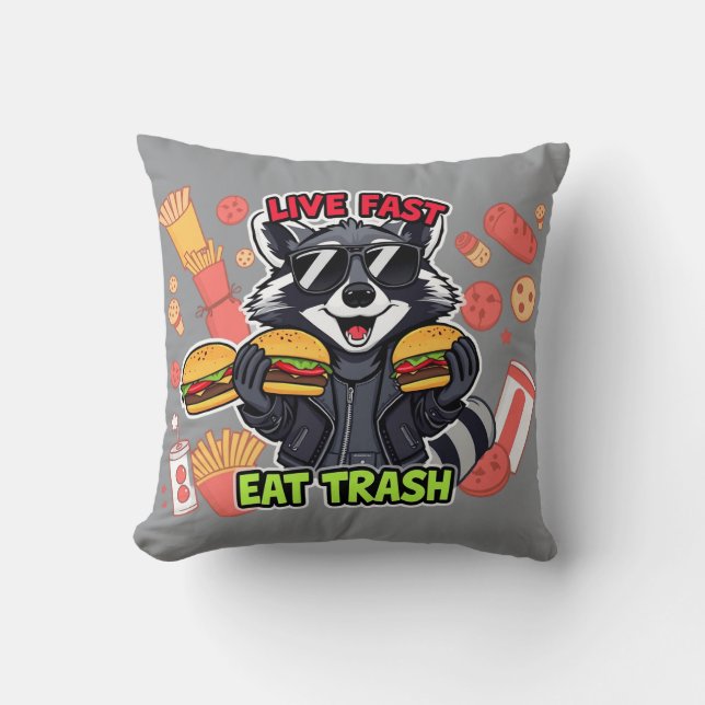 Almofada Funny Raccoon ‘Live Fast Eat Trash’ (Frente)