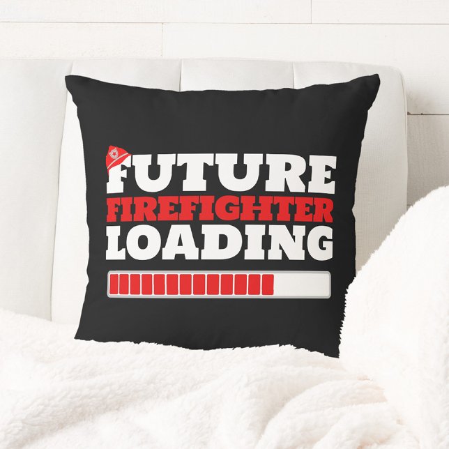 Almofada Futuro Bombeiro Carregando Caminhão de Bombeiros D (Future Firefighter Loading Throw Pillow in Black. Great for any Children's bedroom or Kid Nursery)